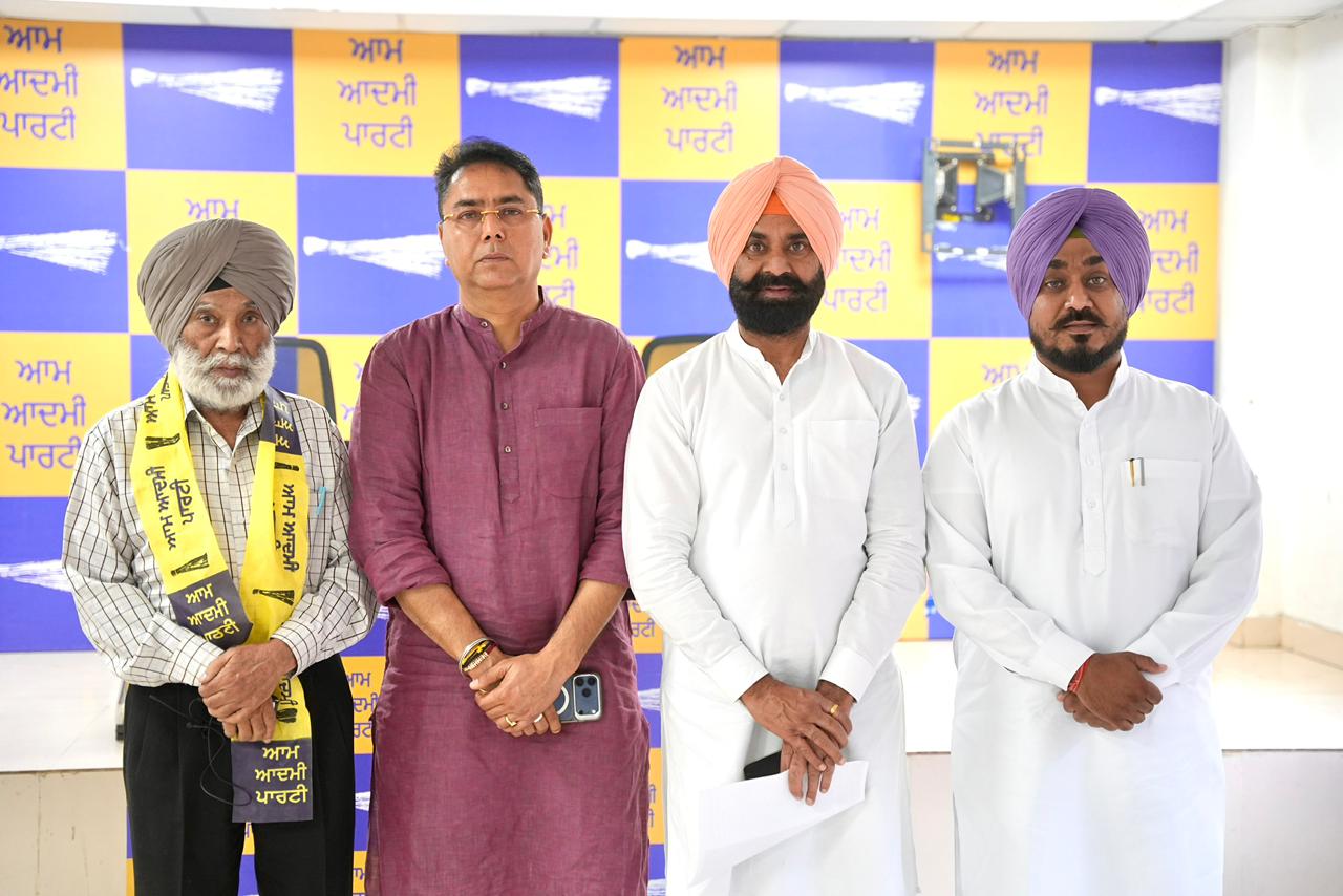 Dr Swaran Singh joins AAP