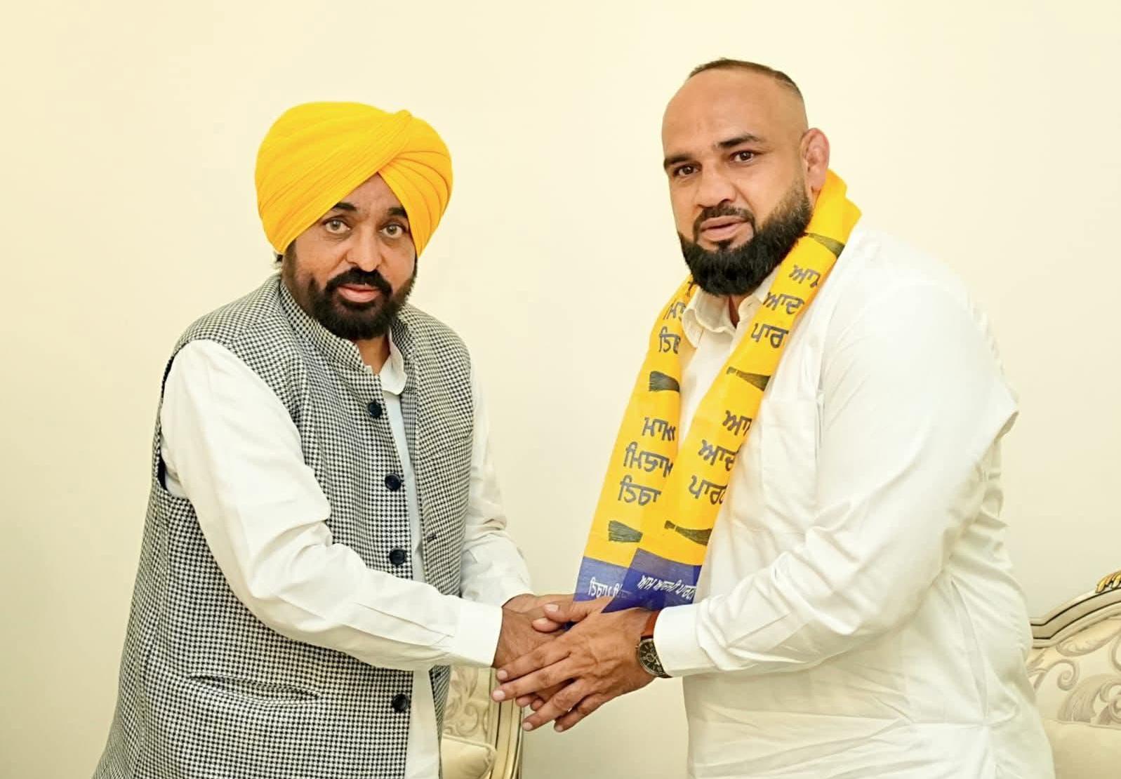 Kabaddi player Sandeep Ludar joins AAP
