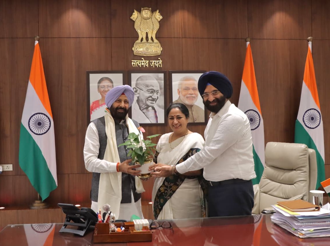 Kewal Dhillon meets Rekha Gupta J P Nadda