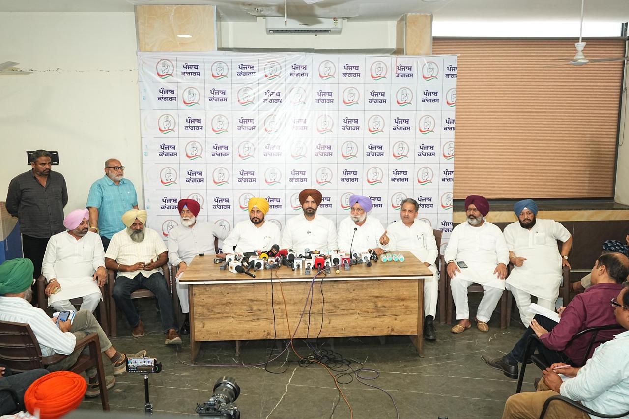 Congress demands FIR against CM, resignation